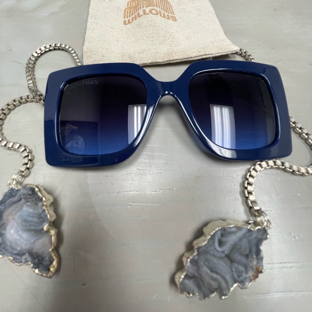 MyWillows Fabulous Glasses